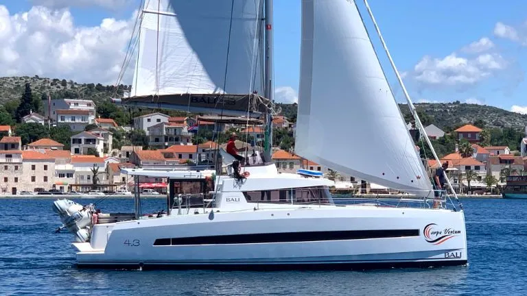 Carpe Ventum Charter Boat