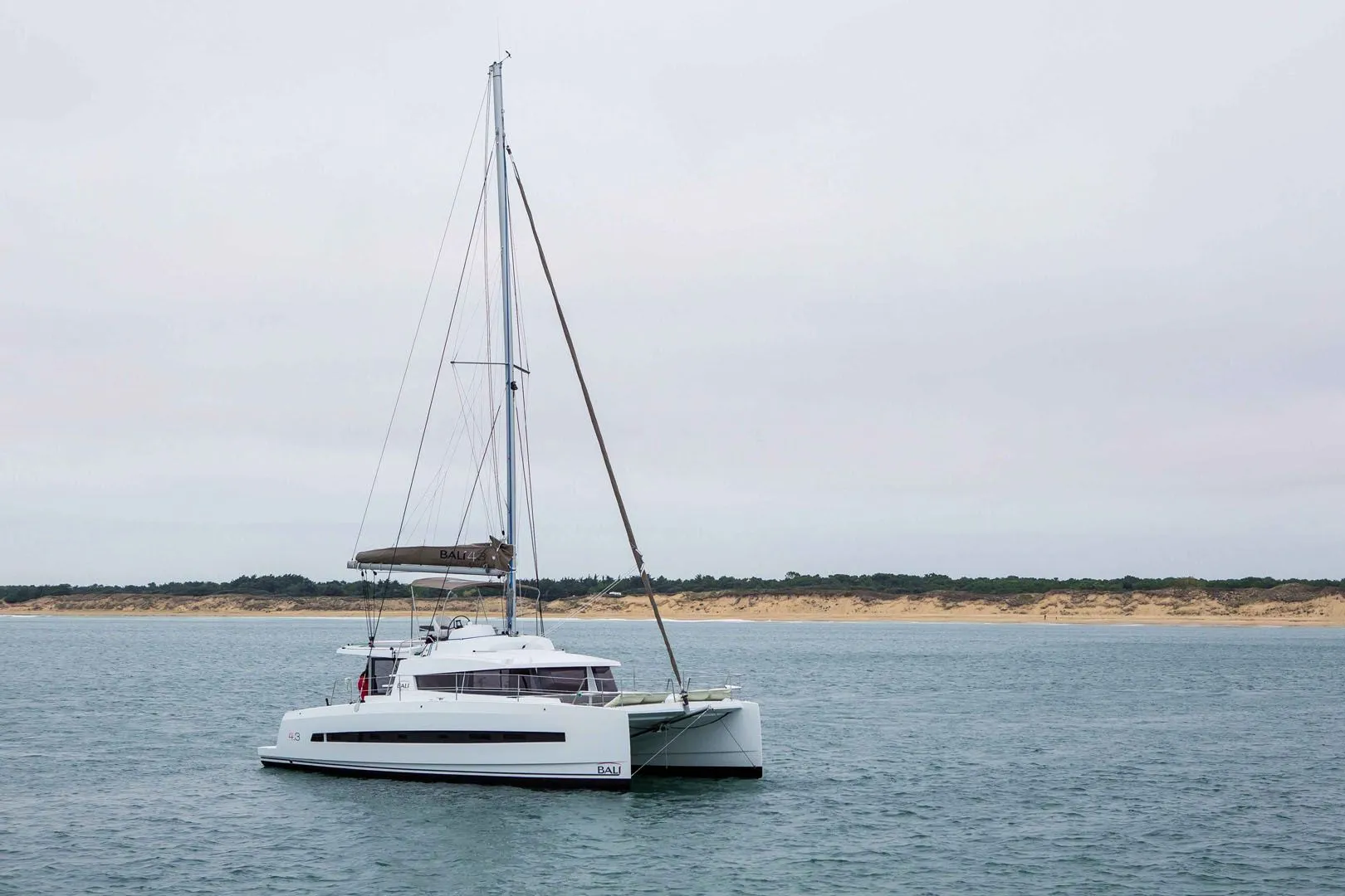 Charter a 13.1m Catamaran Bali 4.3 in La Paz