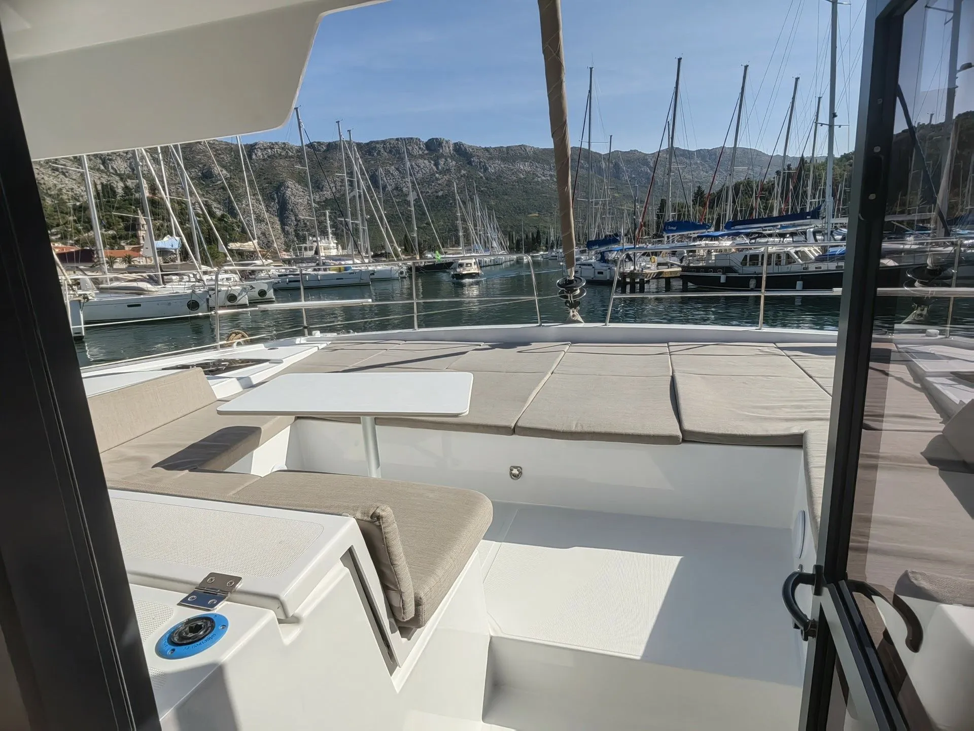 Madame Black Charterboot - 3