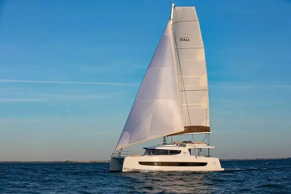 Charter a 13.48m Catamaran Bali 4.4 in Hyeres