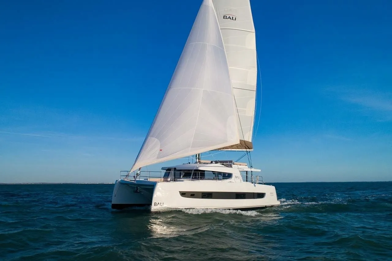 Explore Marsh Harbour on a 13.5m Rental Bali 4.4
