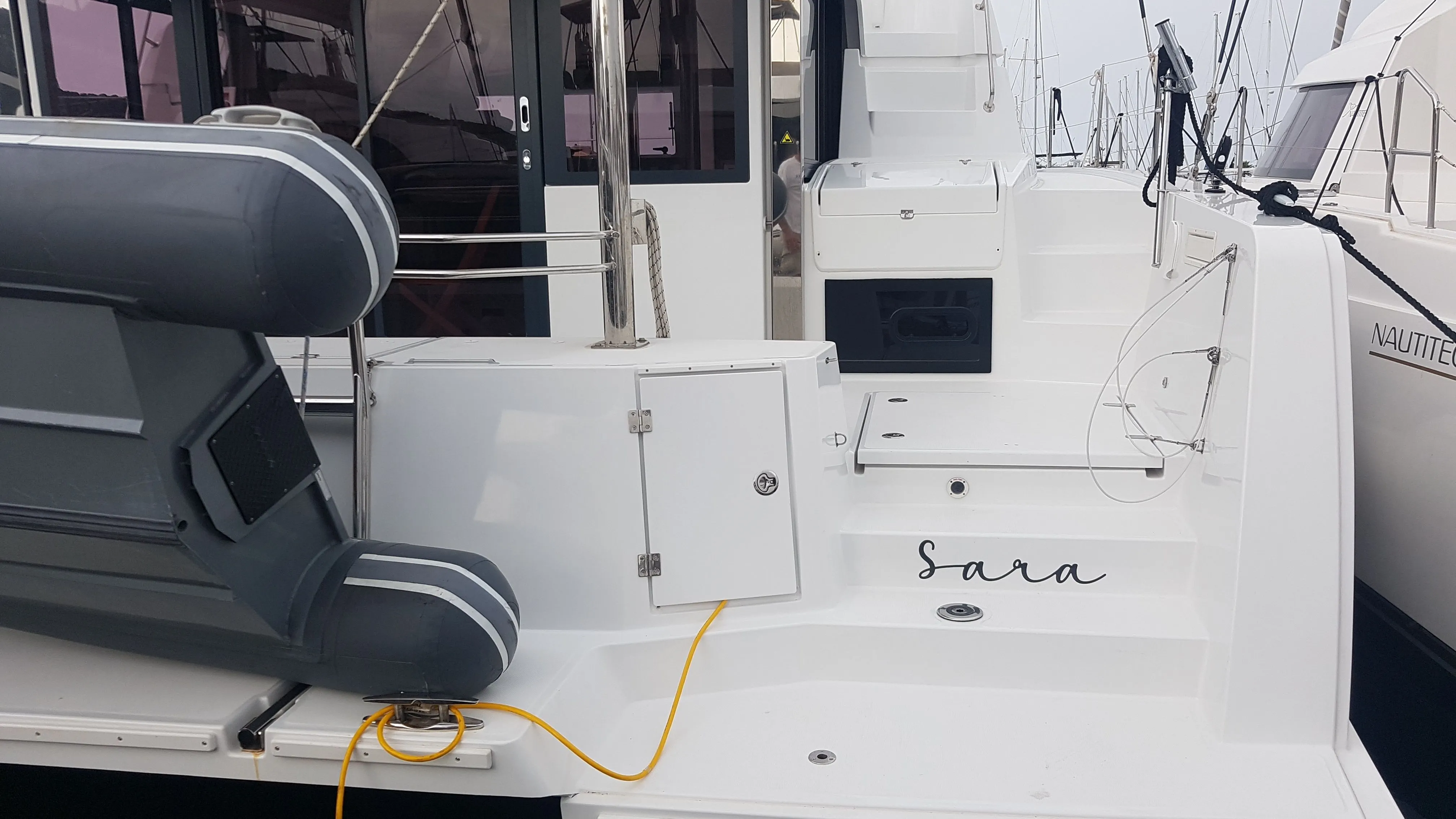 Sara Charterboot - 4
