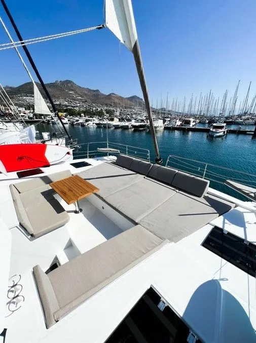 Charter a 13.5m Bali 4.4 in Turgutreis