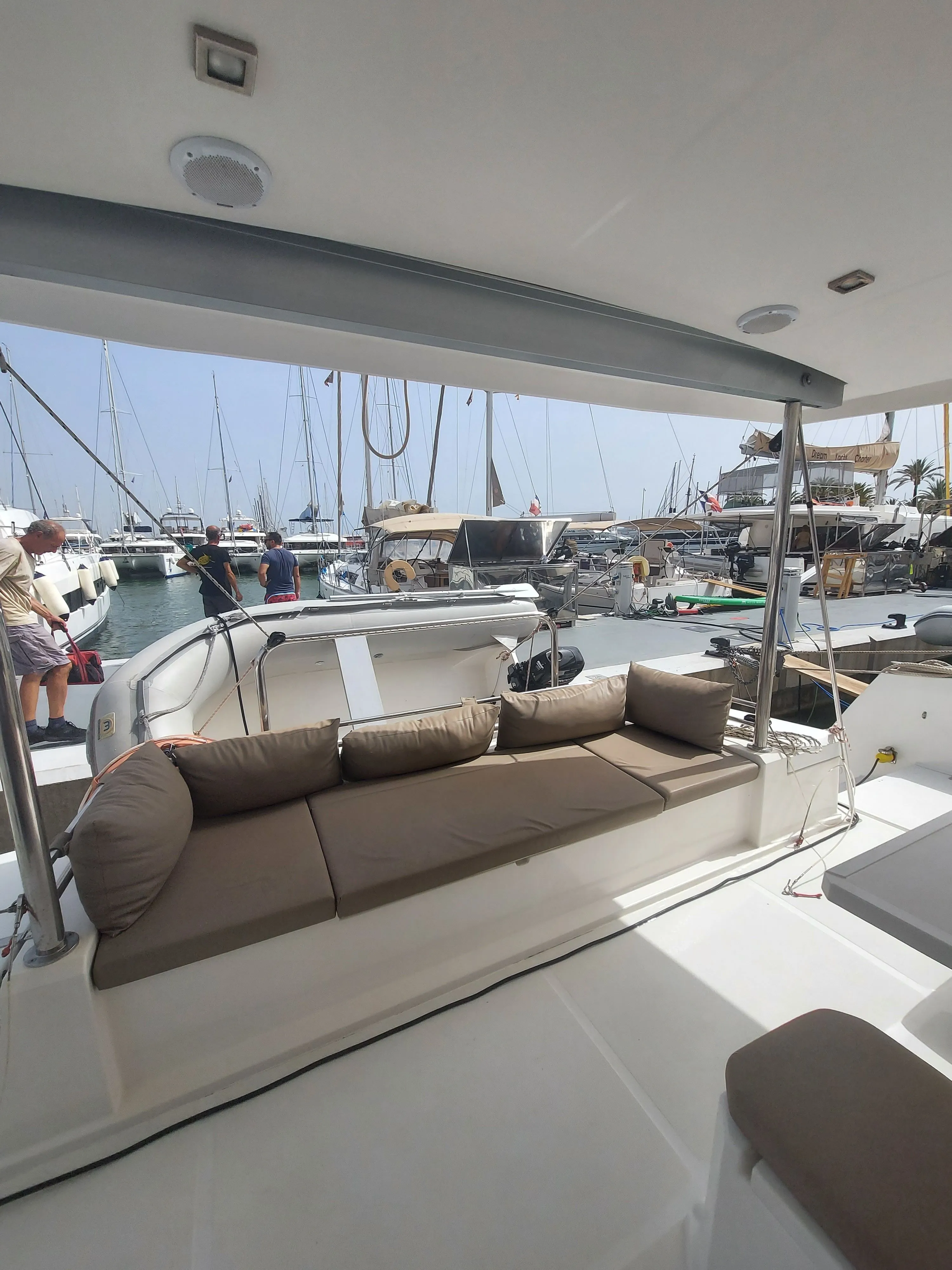 Чартер Agami - 5