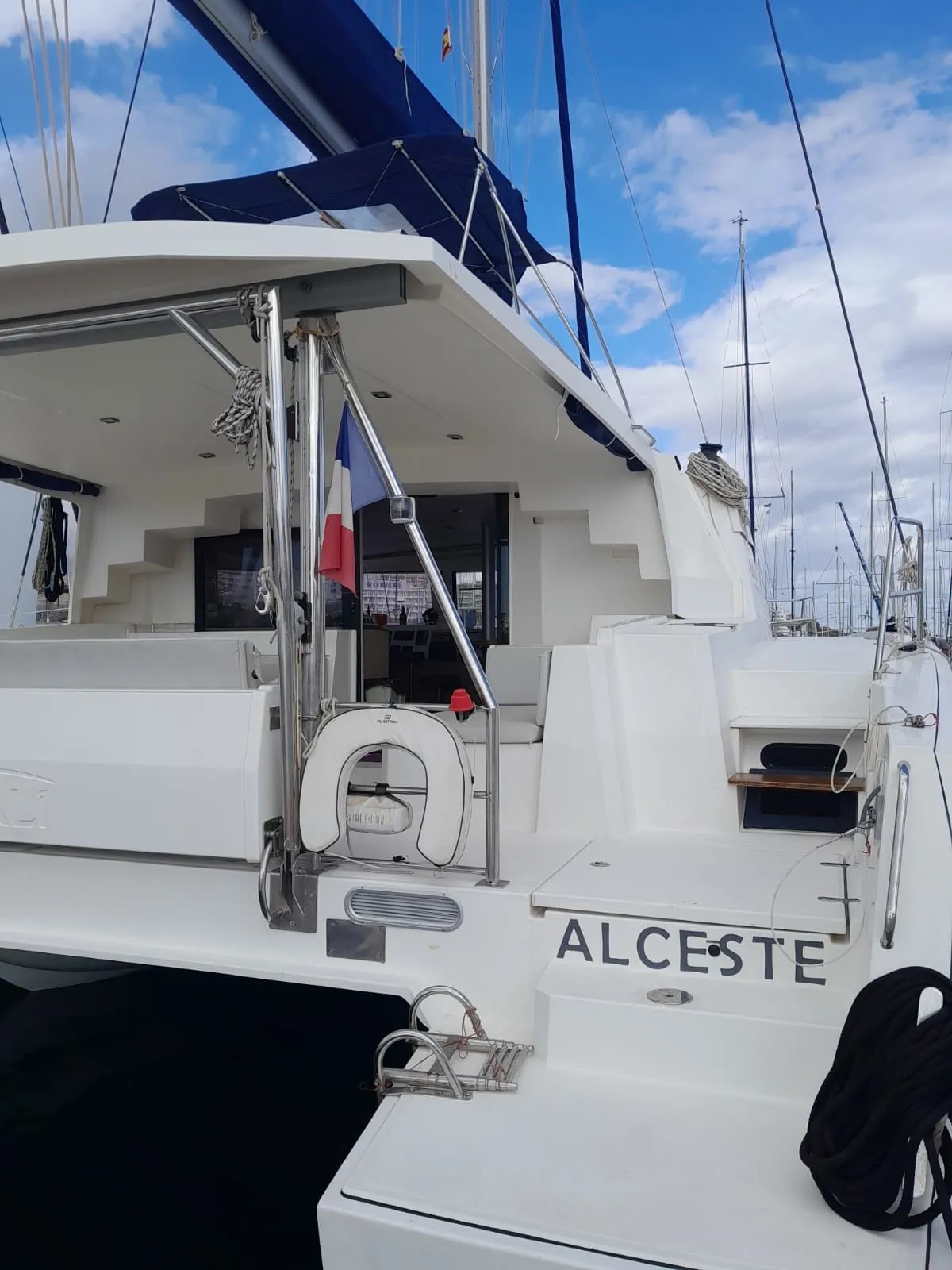 Charter a 13.6m Bali 4.5 Catamaran in Marseille