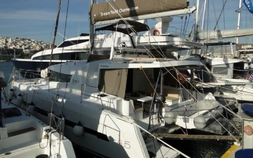 Boot - Charter a 13.6m Bali 4.5 Catamaran in Saint George's