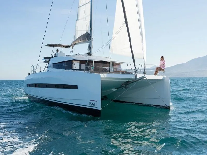 Explore Warwick on a 13.6m Rental Catamaran