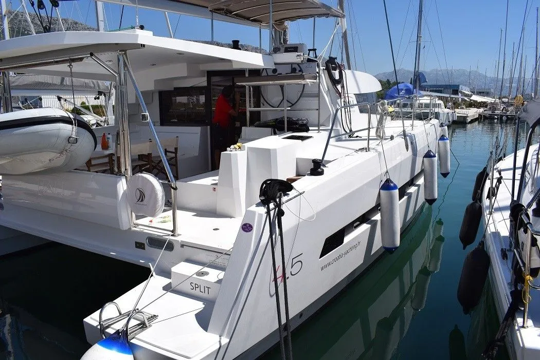 Rent a 13.6m Bali 4.5 in Dubrovnik