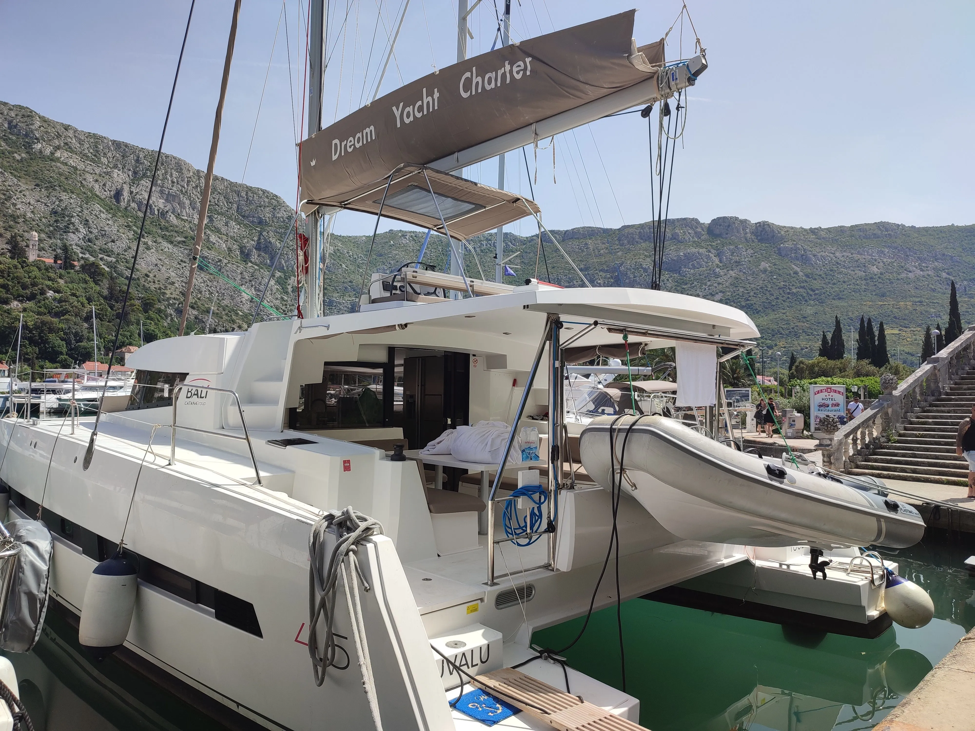 Tuvalu Charterboot - 3