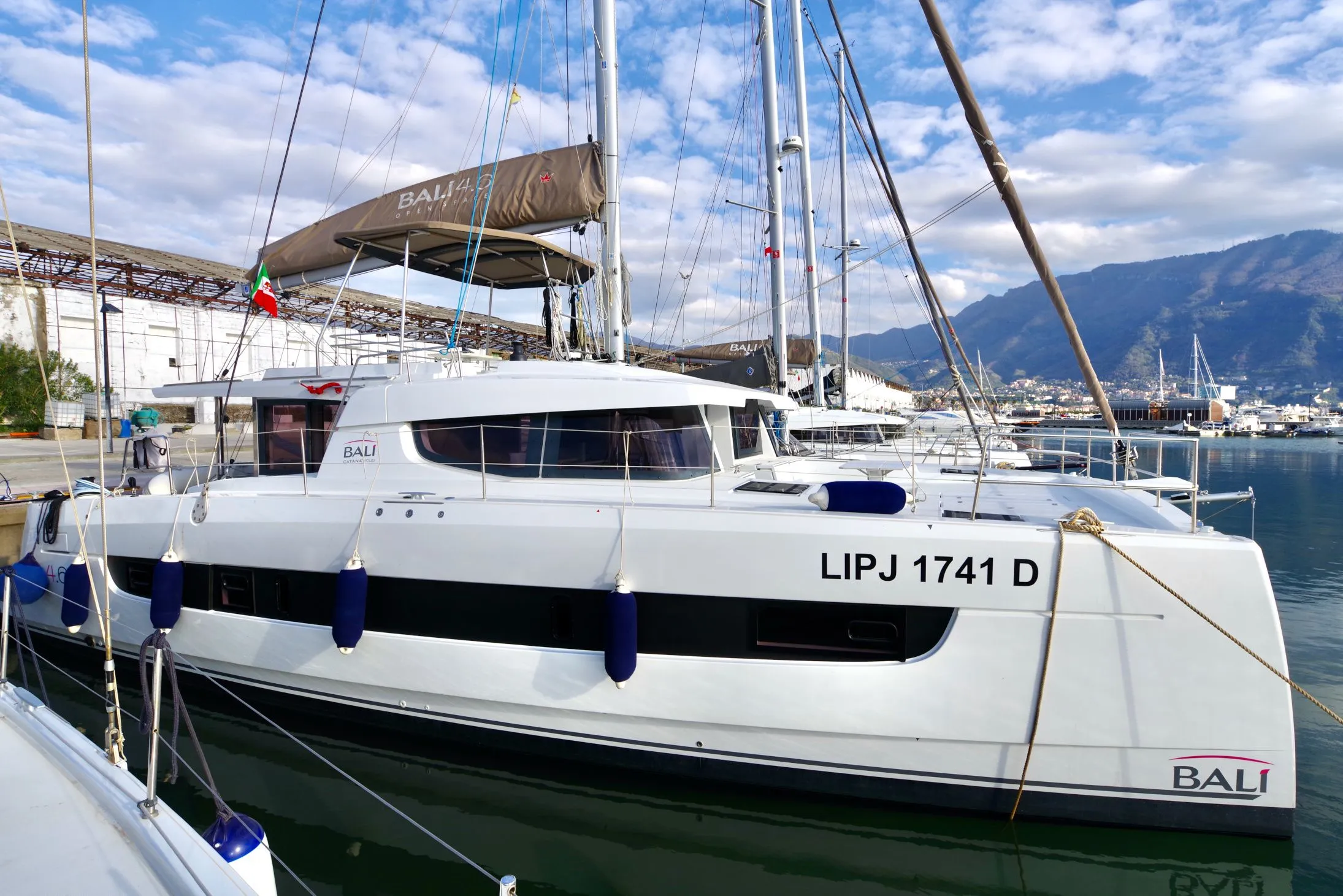 Rent a 14.6m Catamaran Bali 4.6 in Castellammare di Stabia