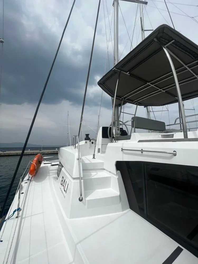 My queen Charter Boat
