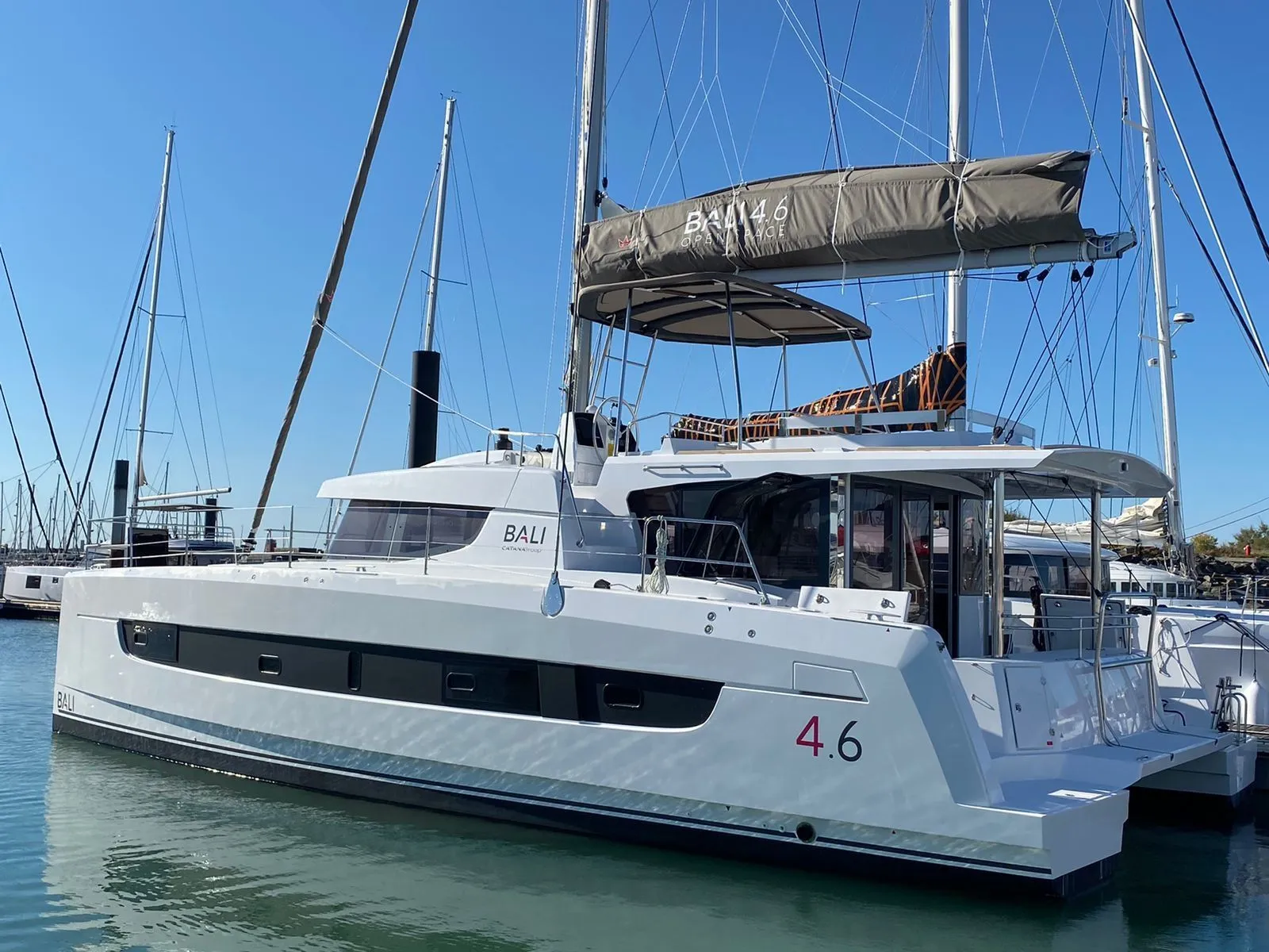 Nia Charter Boat