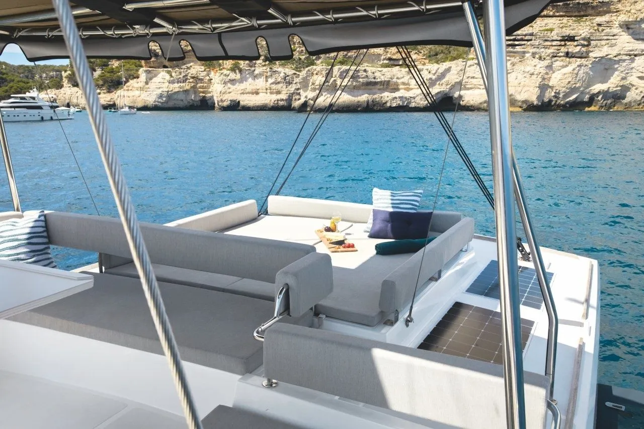 Sail and Travel Charter Boat