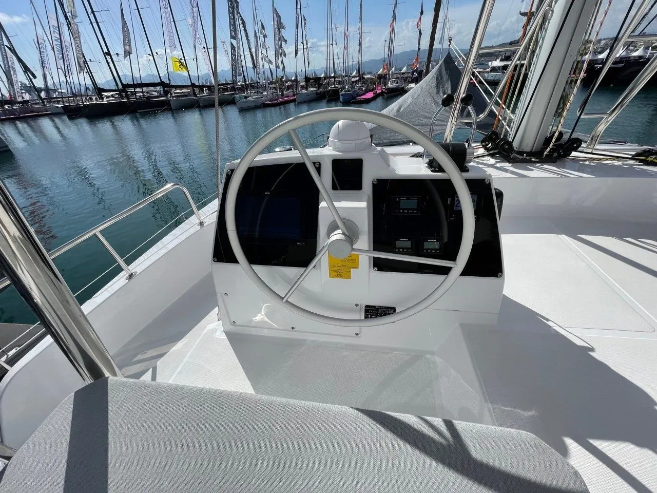 Sail and Travel Charter Boat