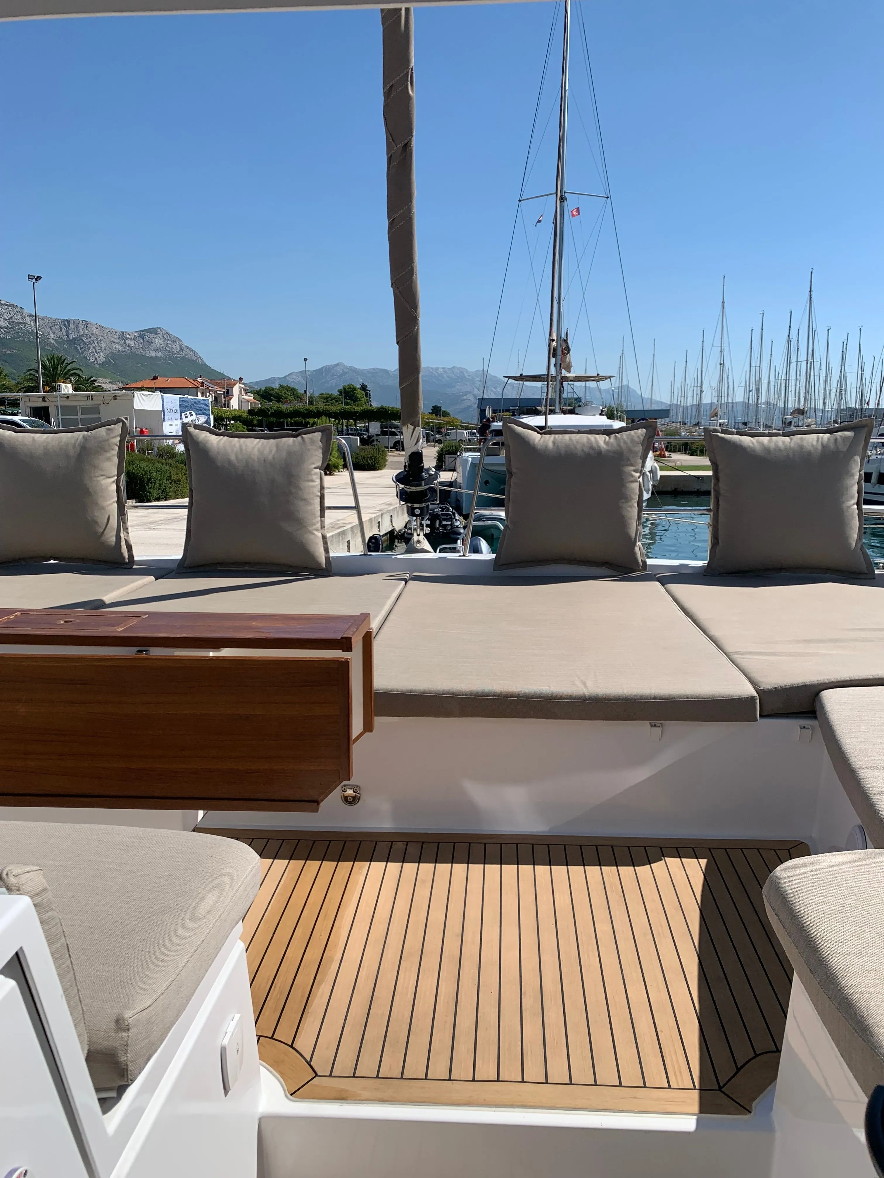 Bon Vivant Charter Boat