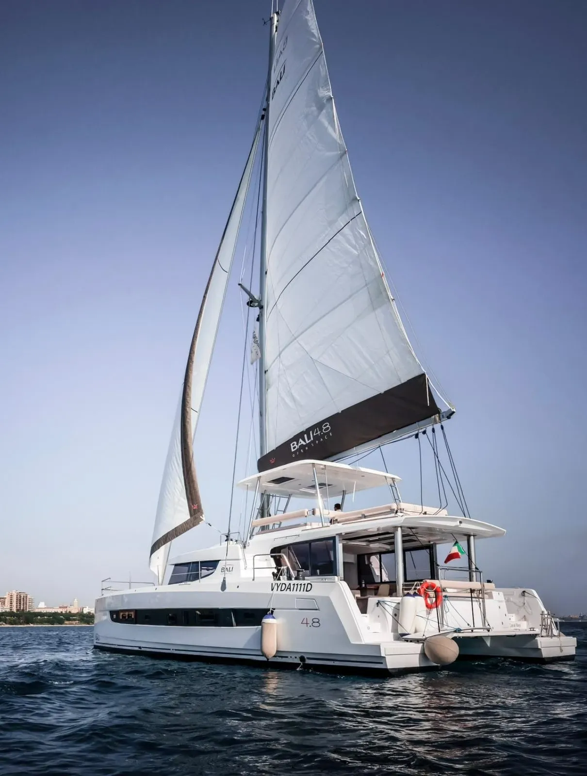 Charter a 14.93m Bali 4.8 in Taranto