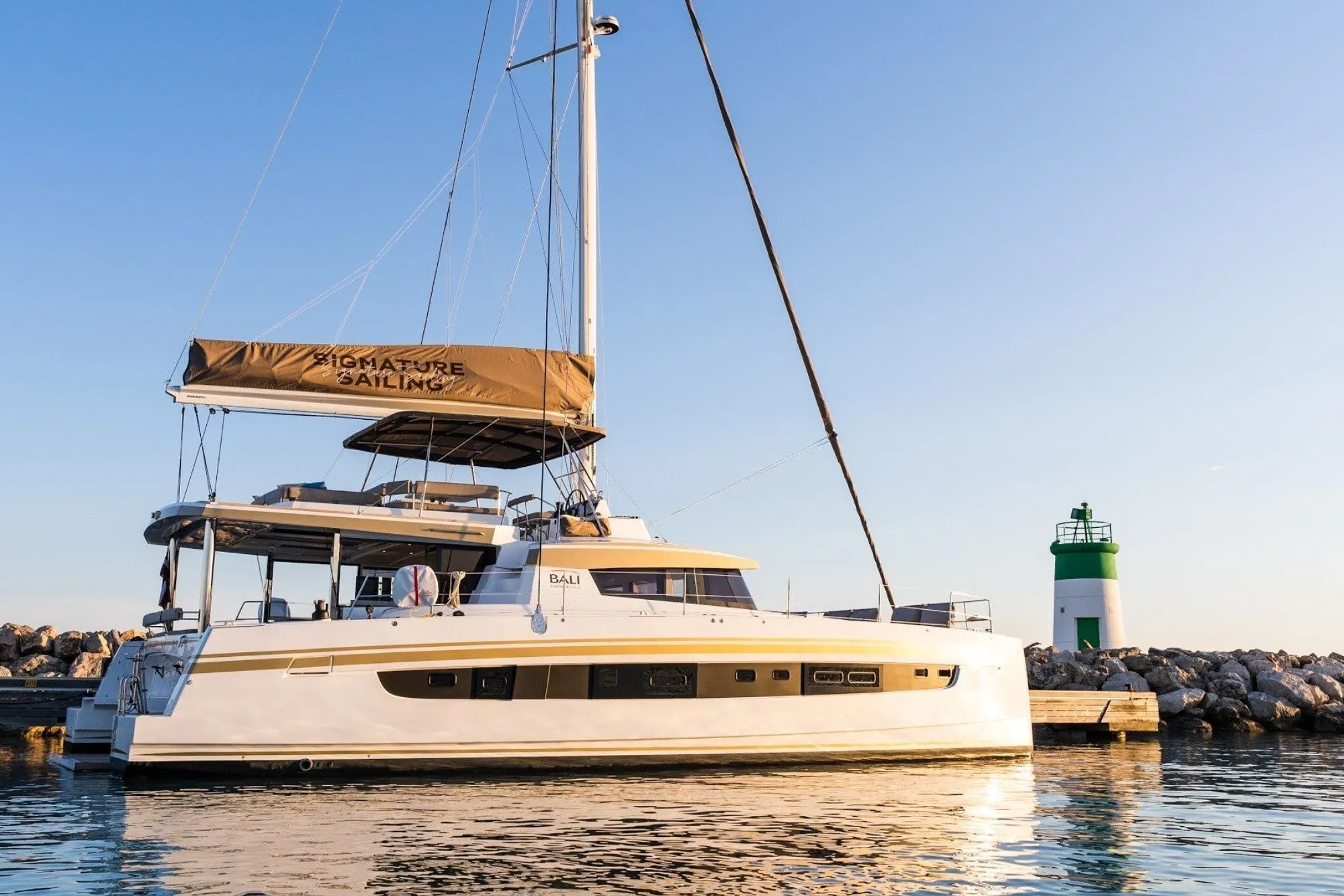 Signature Concept - Nice Charter Boat