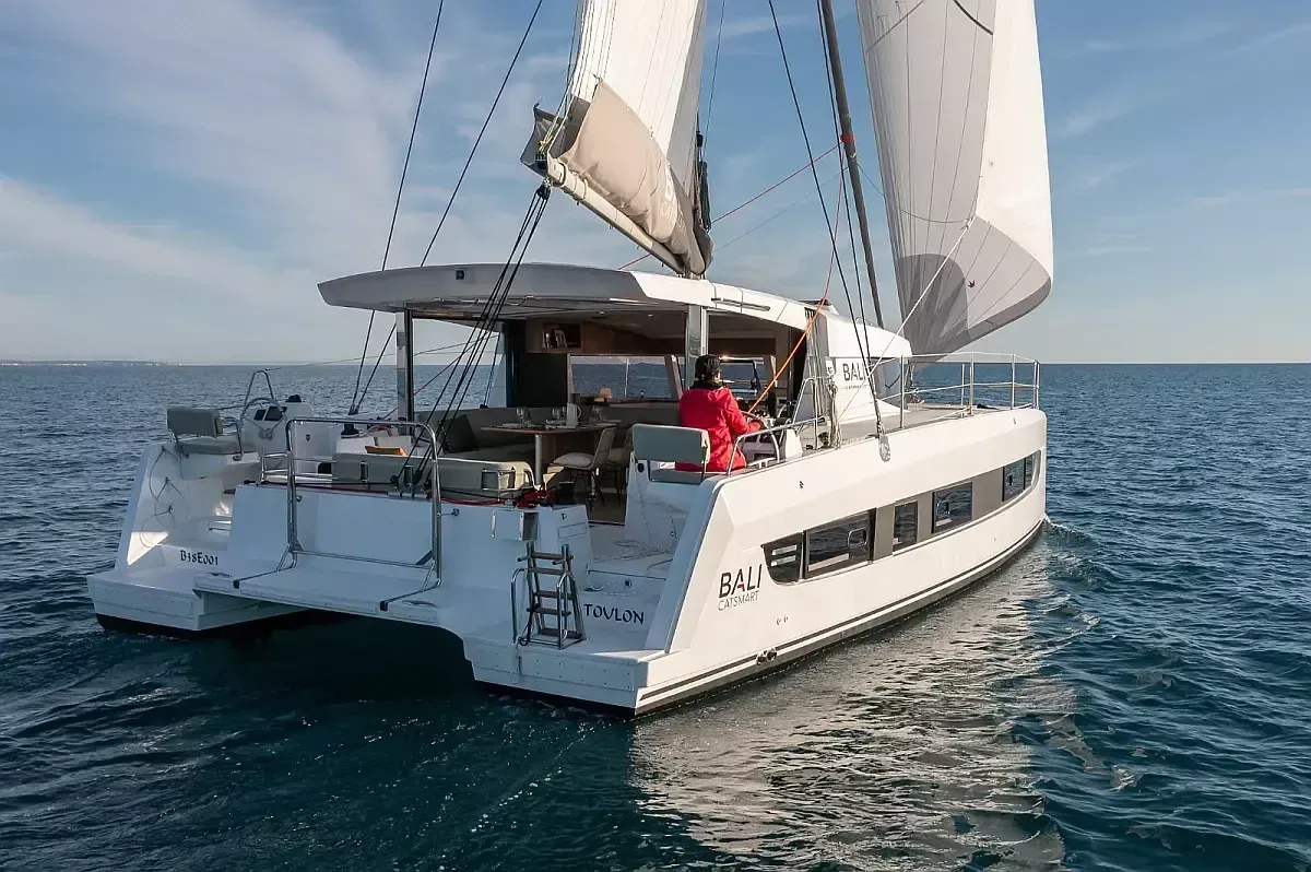 Mumukata Charter Boat