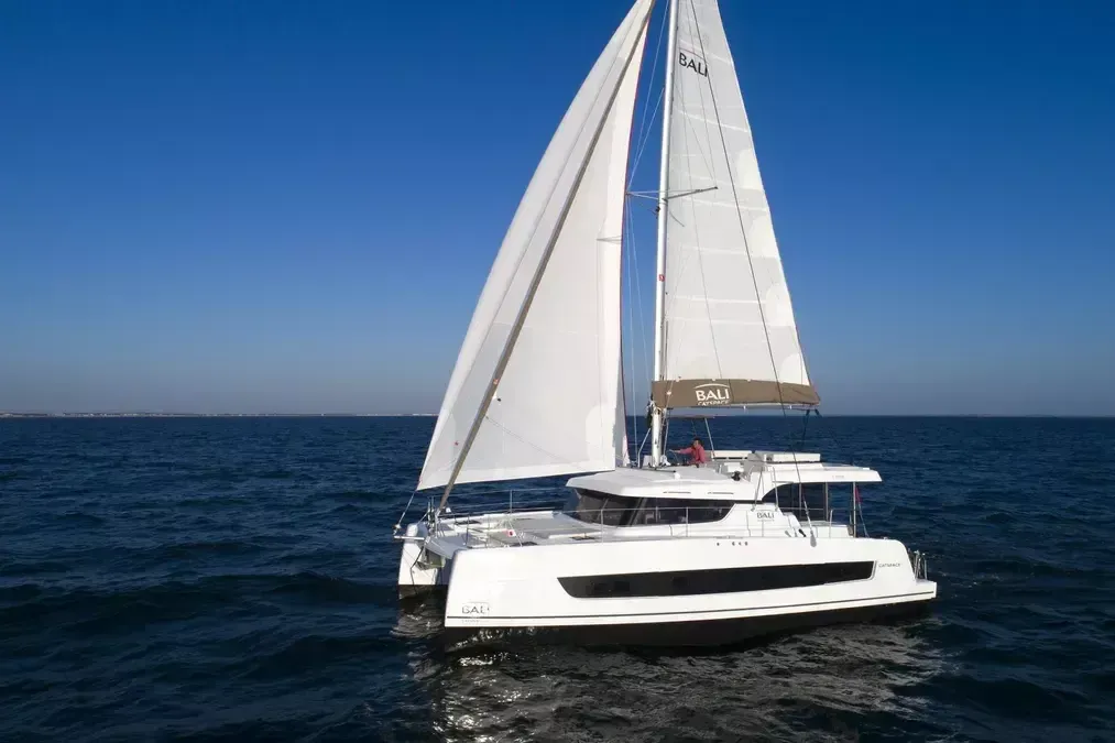 Charter a 12.31m Catamaran in Ajaccio