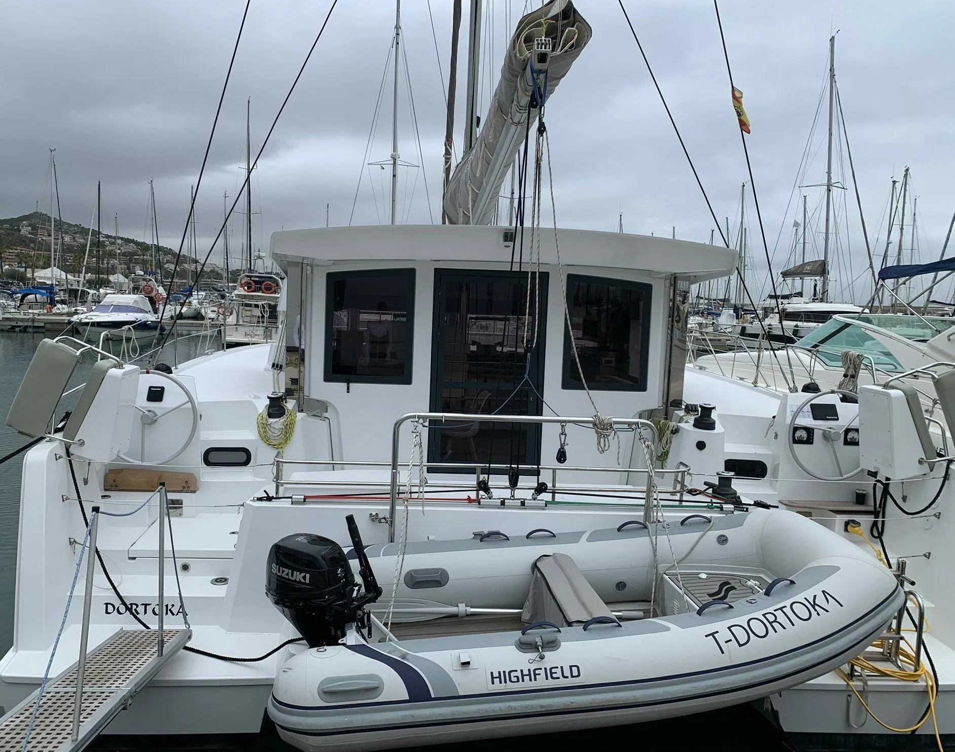 Dortoka Charter Boat