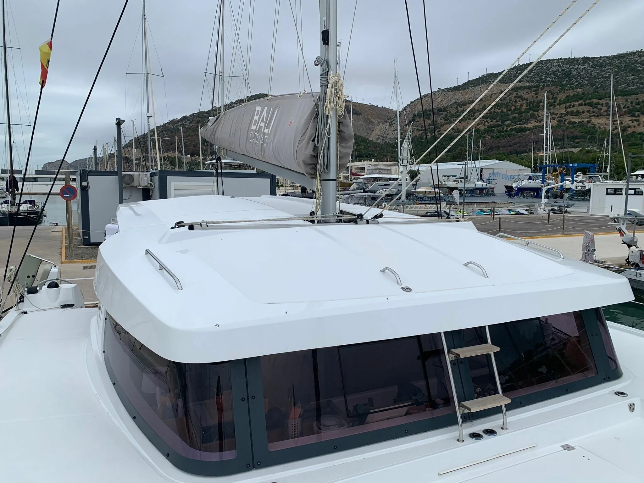 Dortoka Charter Boat