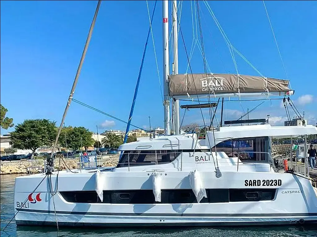 Charter a 11.71m 4 Cabin Catamaran in Golfo Aranci