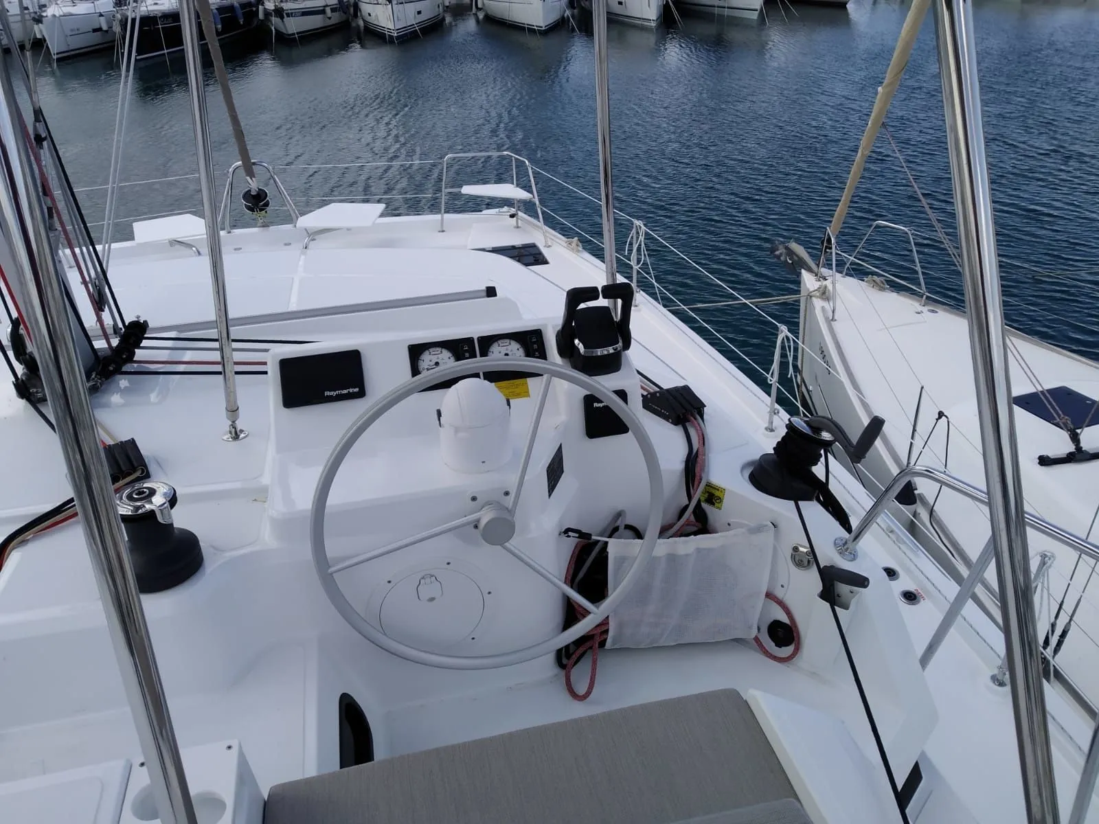 Gonggong Charter Boat