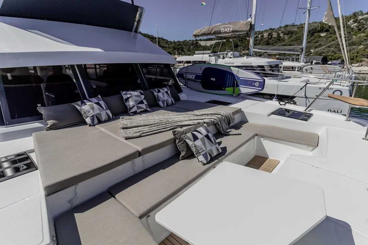 Leila Charterboot - 4