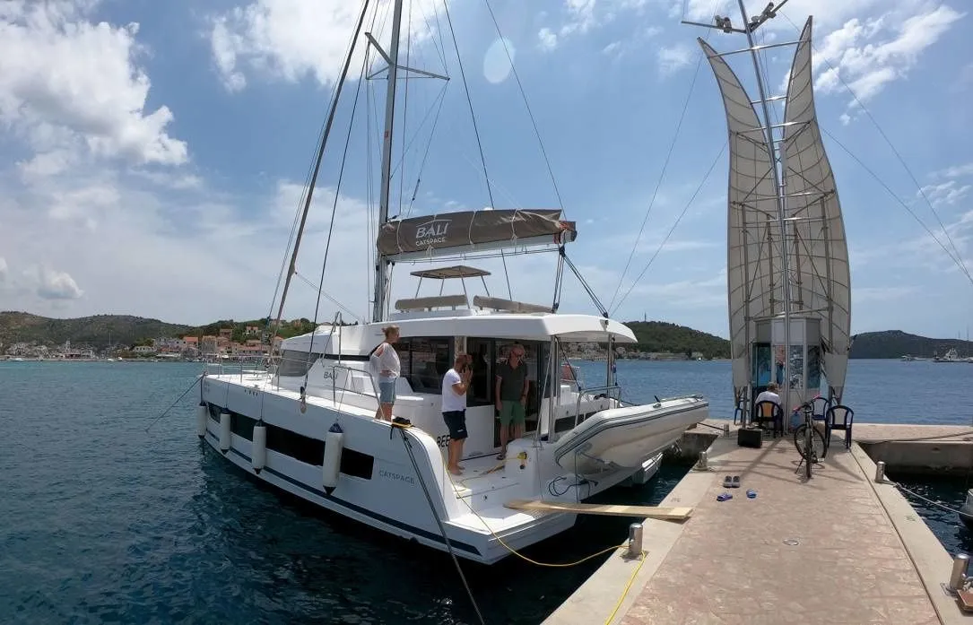 Queen Bee Charter Boat