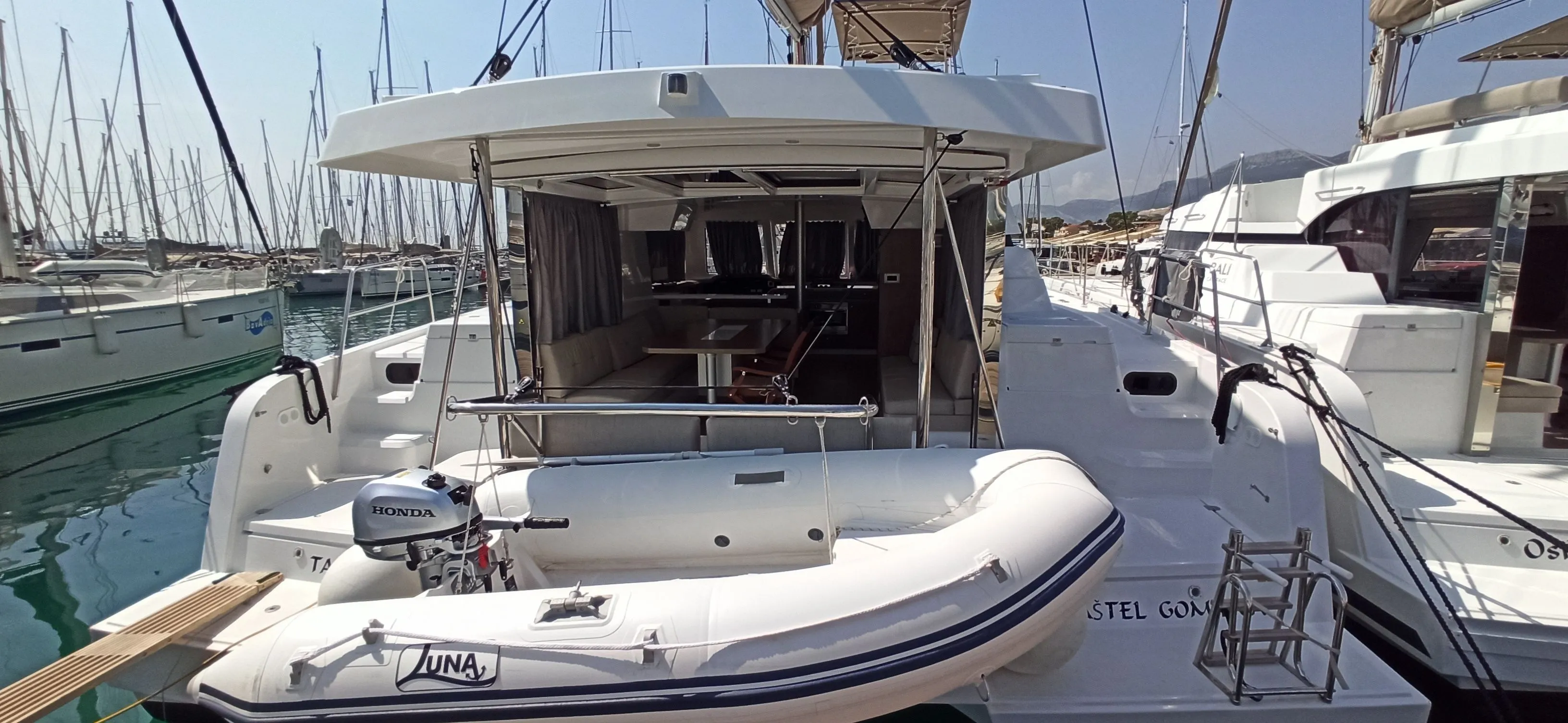 Tatinja Charter Boat