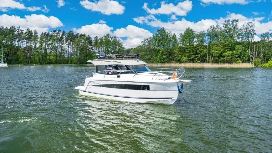 Tytan 1018 Charter Boat