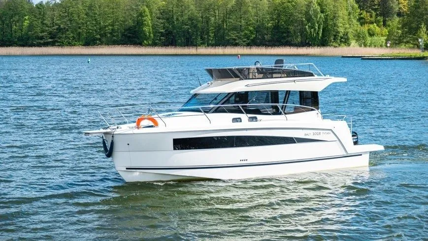 Tytan 1018 Charter Boat