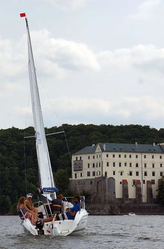 5m Orlik nad Vltavou Balt 17 Sailing Yacht Hire