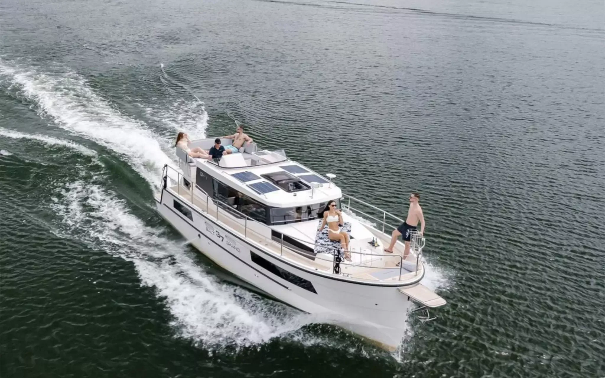 Explore Casale sul Sile on a 12.1m 2 Cabin House Boat Rental