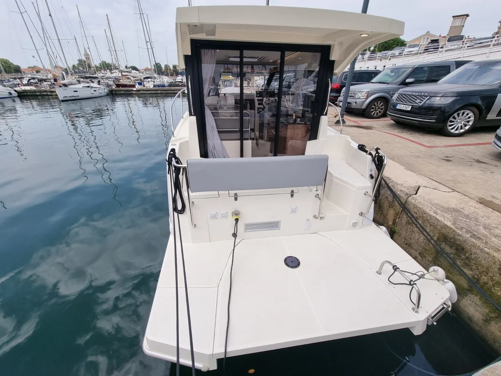Charter a 9.86m Boat in Zadar