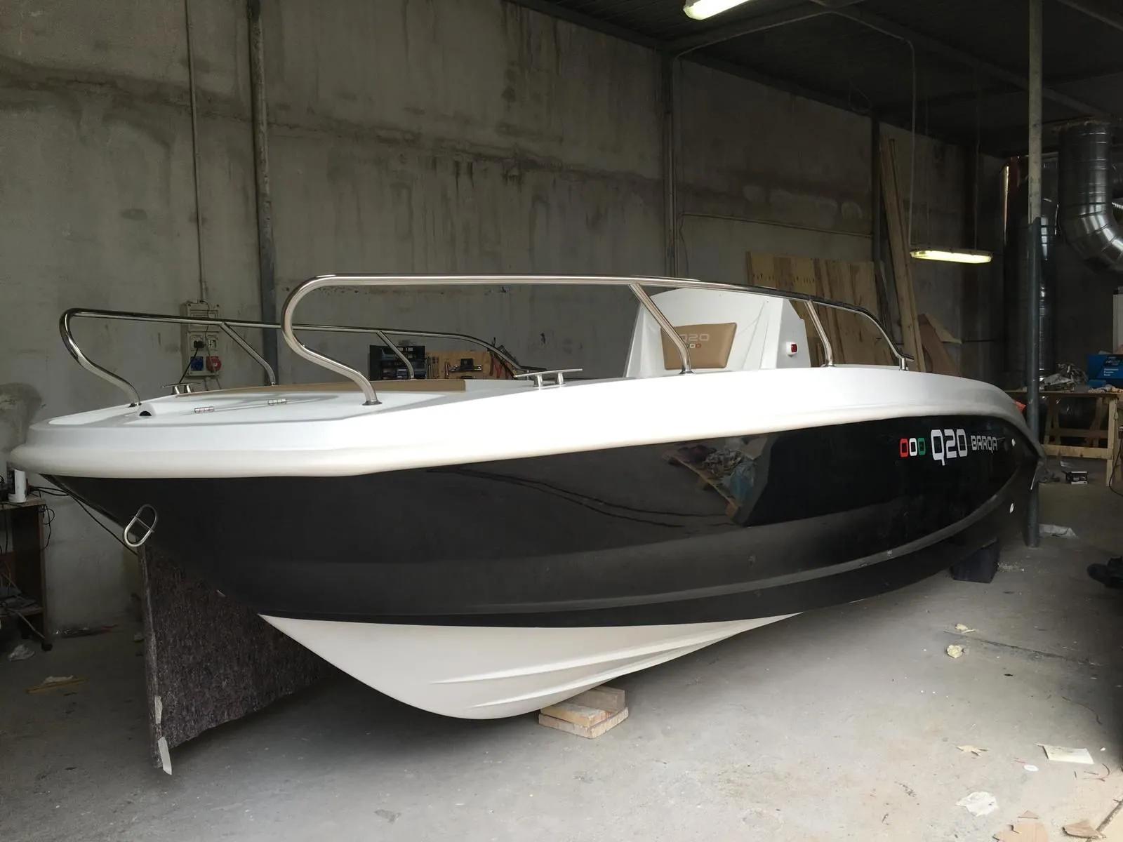 Moniga 6.35m Kiralık Barqa Q20 Motorlu Tekne