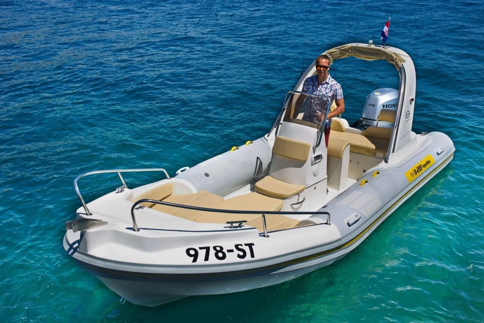 Rent a 6.5m Boat in Kastela