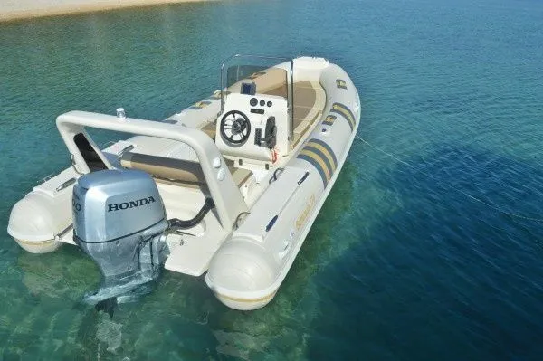 Amfora Charter Boat