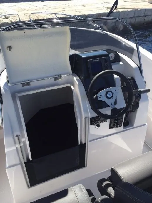 Barracuda 5 Charter Boat