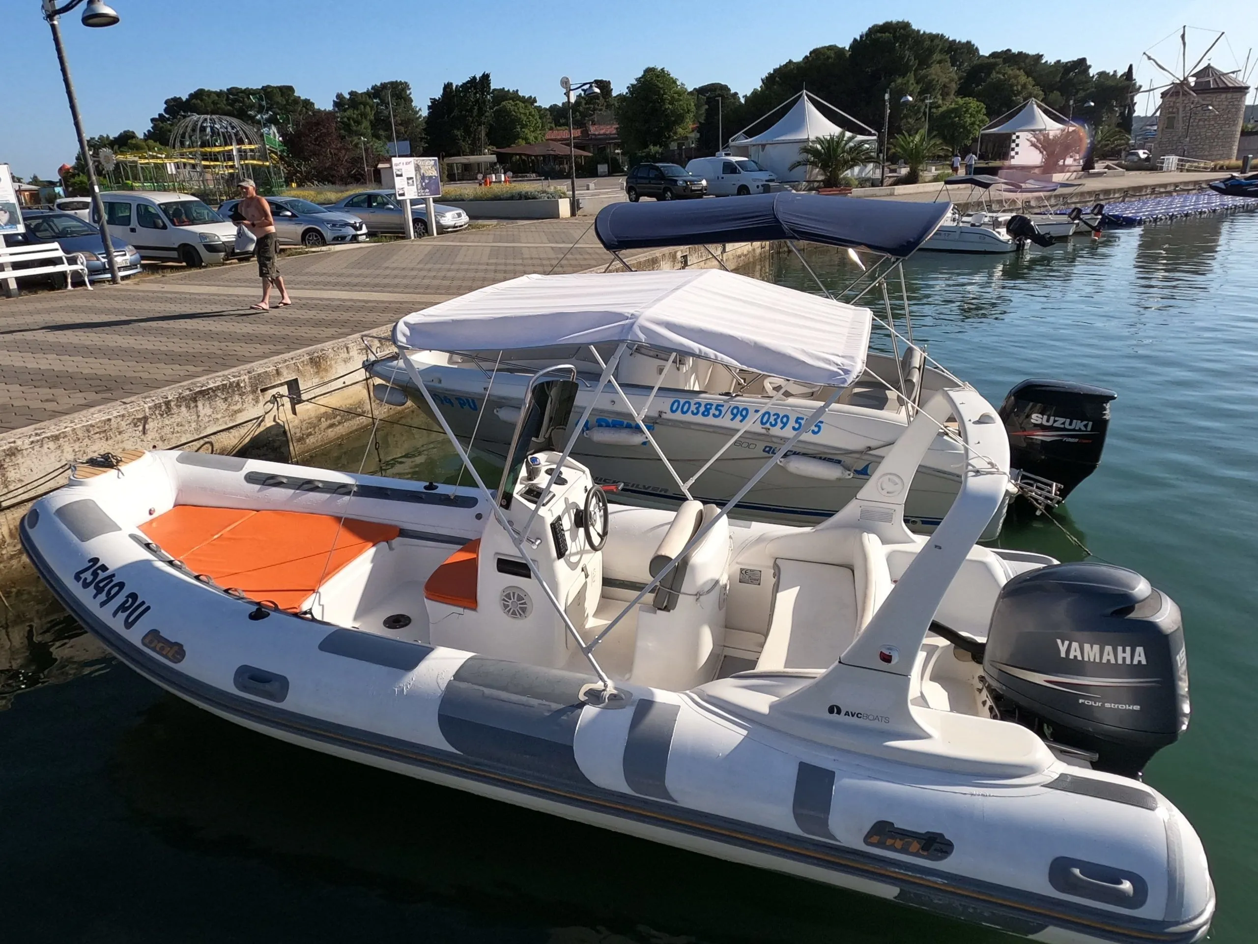 Rent a 6m BAT 590 in Medulin