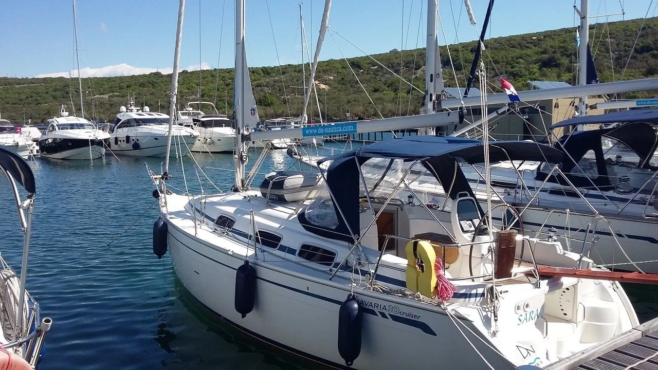 Explore Punat on a 9.45m Rental Boat