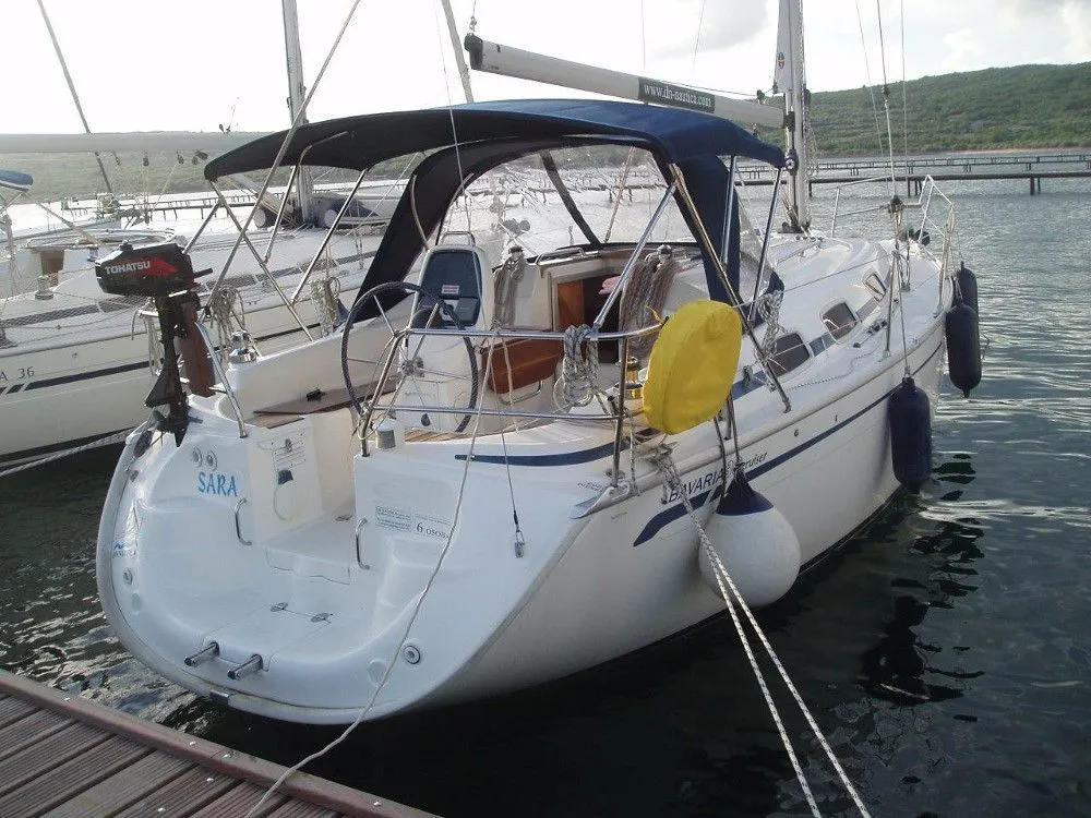 Explore Punat on a 9.45m Rental Boat