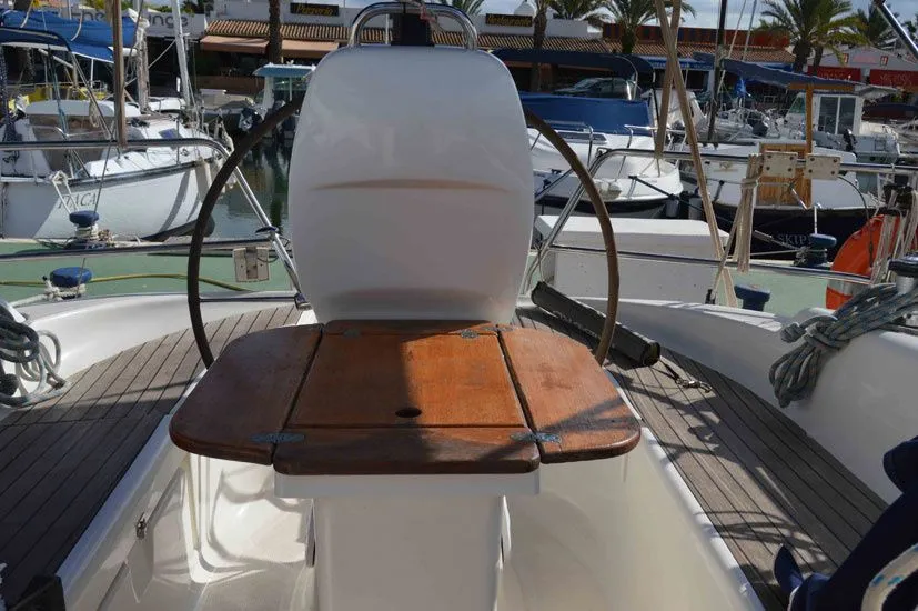 Arca Charter Boat