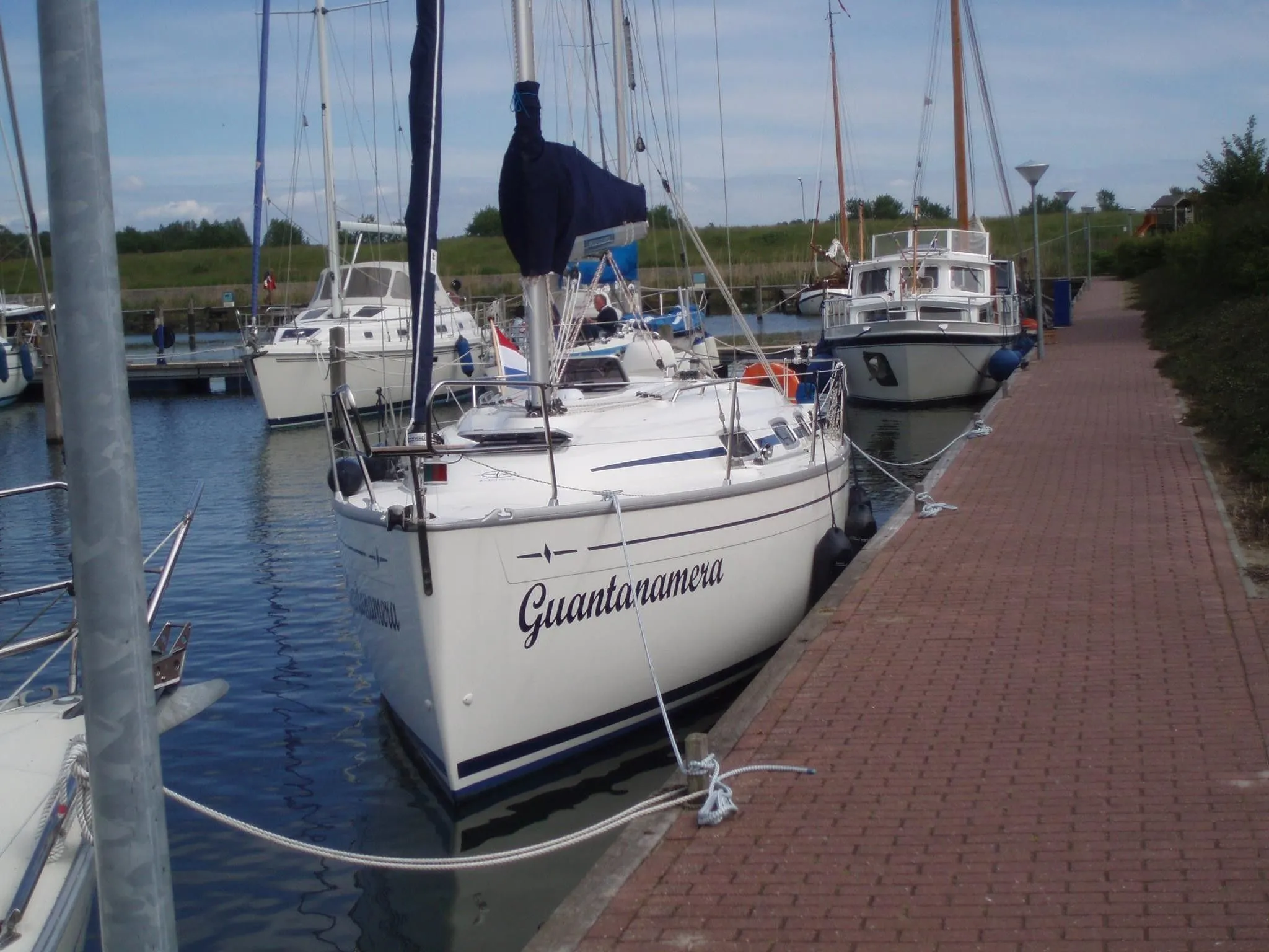 Explore Yerseke on a 9.15m Rental Bavaria 30 Cruiser