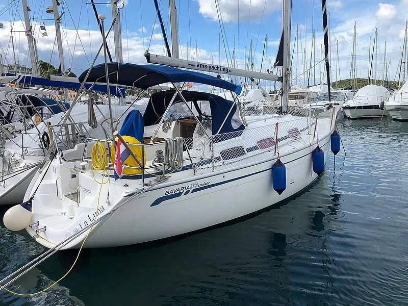 Explore Vrsar on a 9.45m 2 Cabin Sailing Yacht Rental