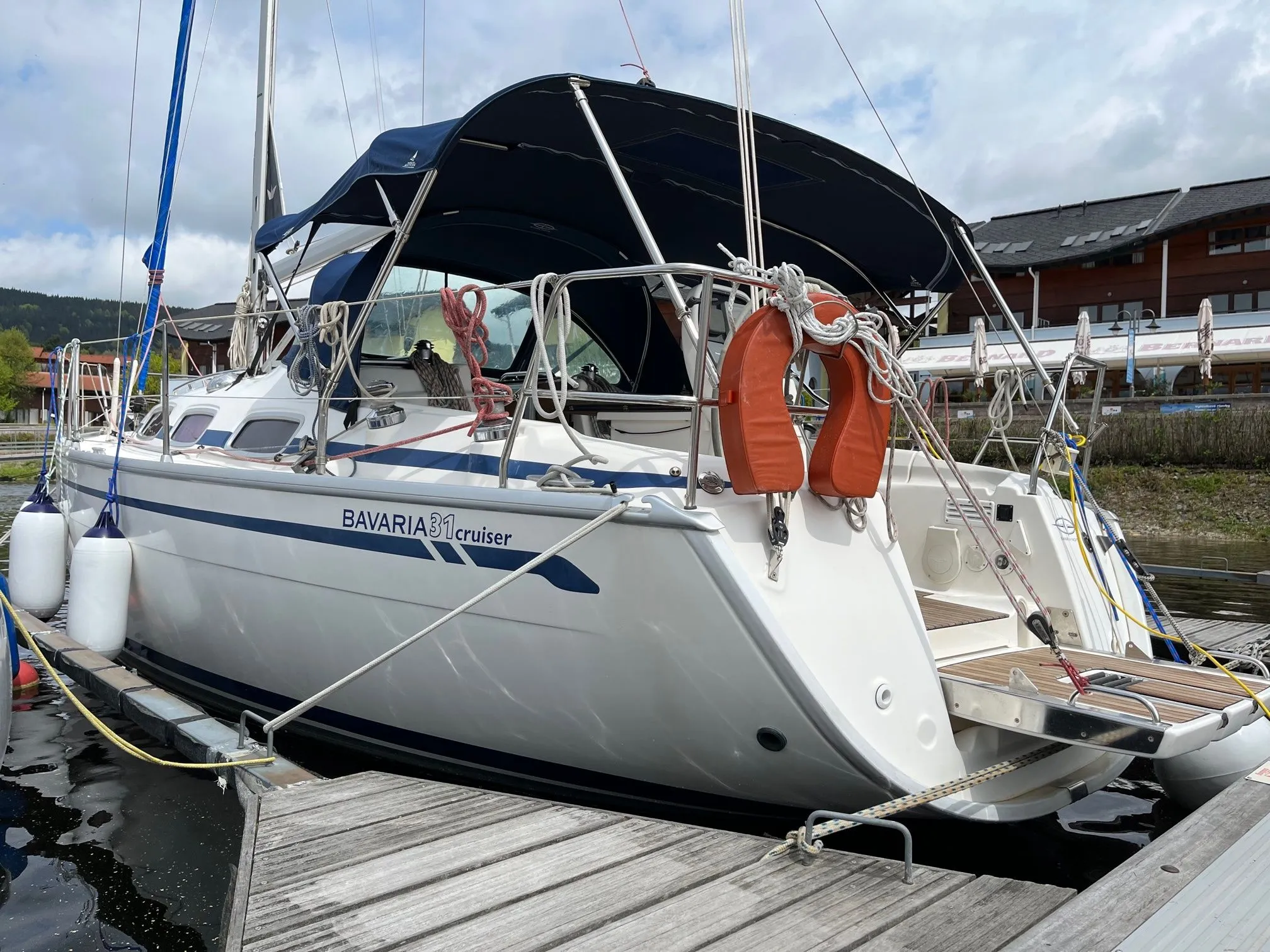 Charter a 9.78m 2 Cabin Sailing Yacht in Lipno nad Vltavou
