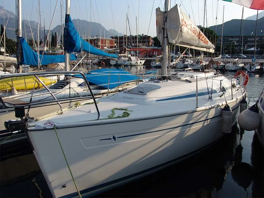 Riva del Garda 10m Kiralık Bavaria 31 Cruiser