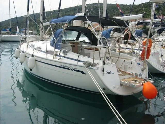 Explore Funtana on a 10.8m Rental Boat