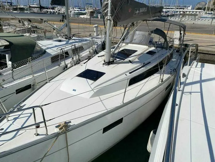 Charter a 10.9m Boat in Valencia