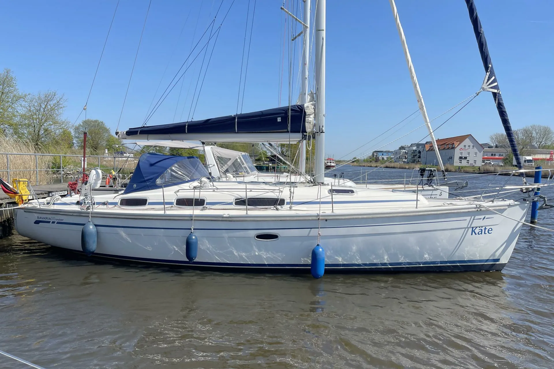 Charter a 11.72m Boat in Barth